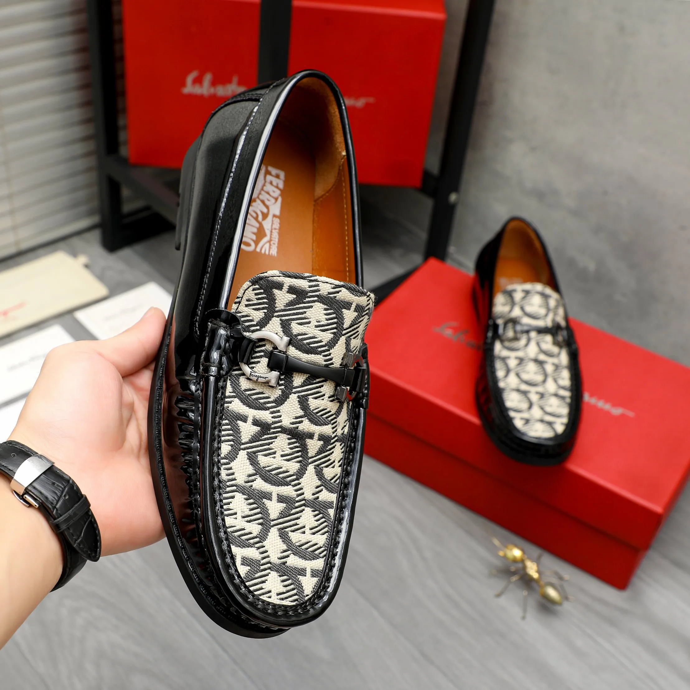 Men's shoes 💰400 Product trademark: Ferragamo "Ferragamo" casual slip-on men's shoes Regular size: 38-45 (45. Customized, non-refundable) Product materials: Selected breathable fabric upper, cowhide lining, rubber outsole